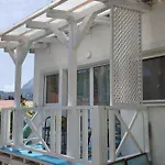 Gate